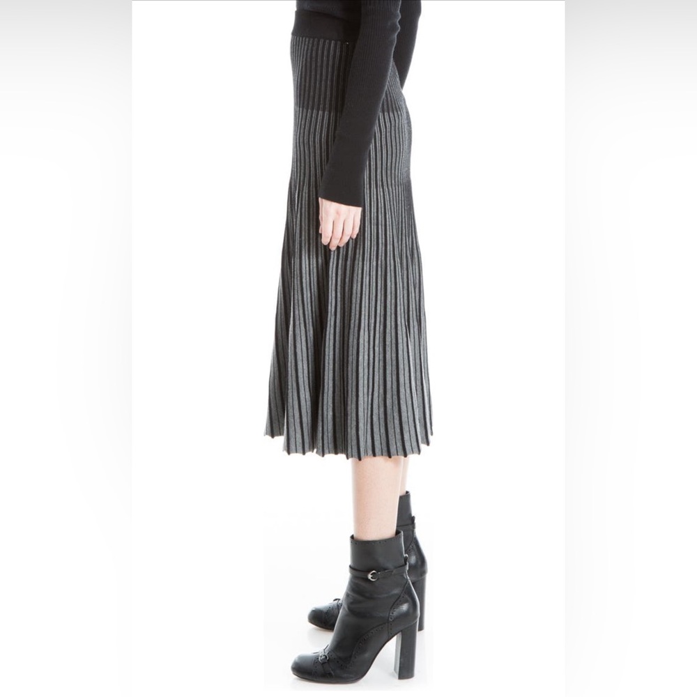 🦋Max Studio Pleated Sweater Skirt